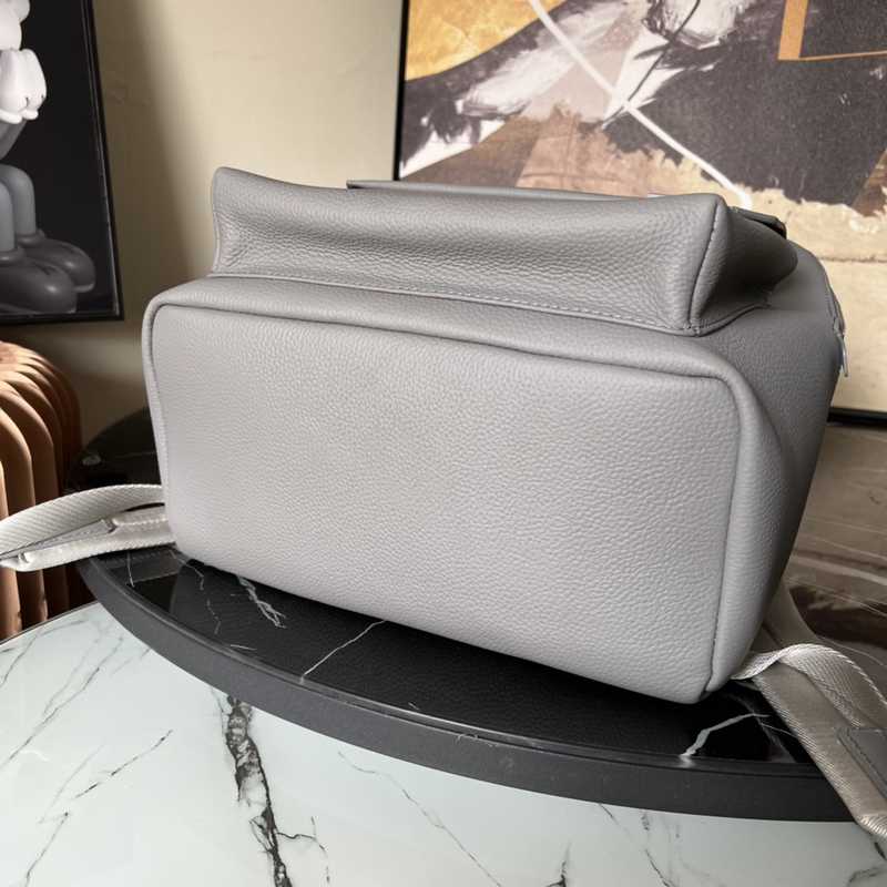 M57079 Aerogram Backpack 43 M57079 Aerogram Backpack 43