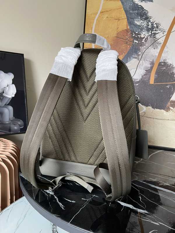 M57079 Aerogram Backpack 43 M57079 Aerogram Backpack 43