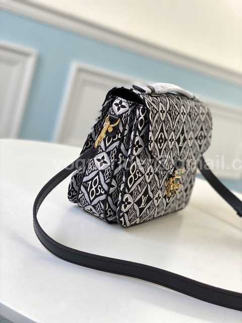 M57272 Pochette Metis 25 M57272 Pochette Metis 25