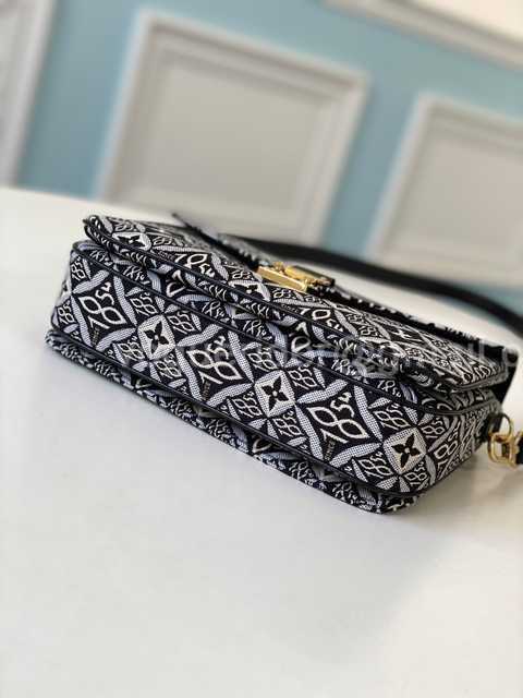 M57272 Pochette Metis 25 M57272 Pochette Metis 25