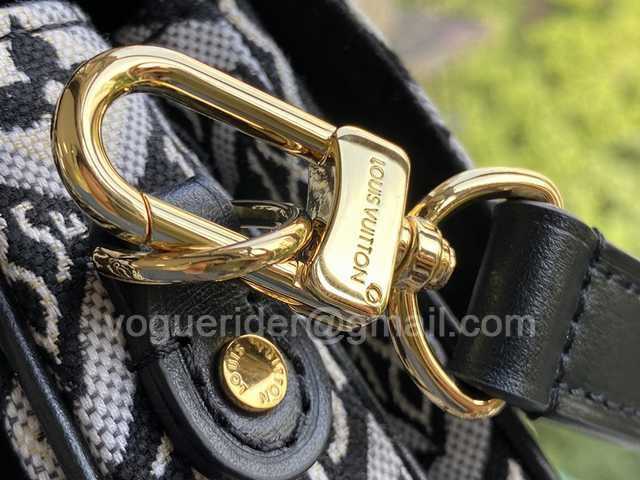 M57272 Pochette Metis 25 M57272 Pochette Metis 25