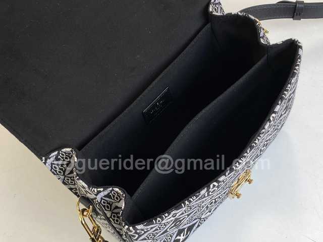 M57272 Pochette Metis 25 M57272 Pochette Metis 25