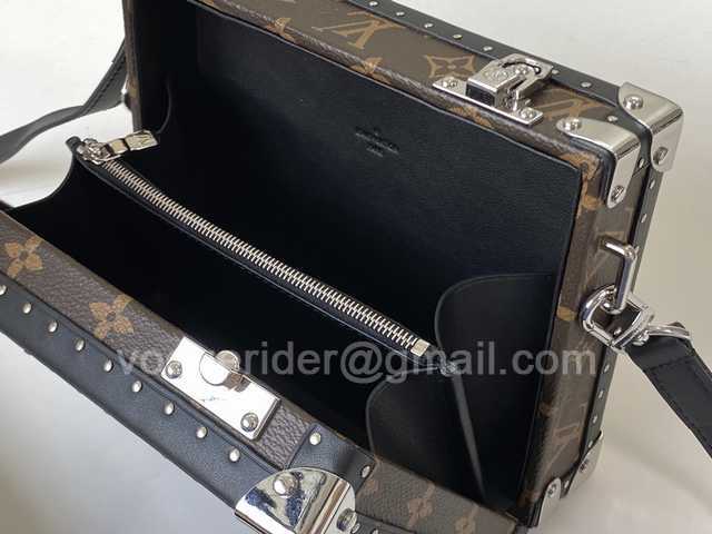 M44157 Petite Malle 22 M44157 Petite Malle 22
