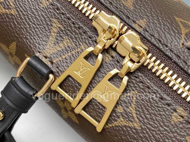M45571 Petite Malle Souple 20 M45571 Petite Malle Souple 20