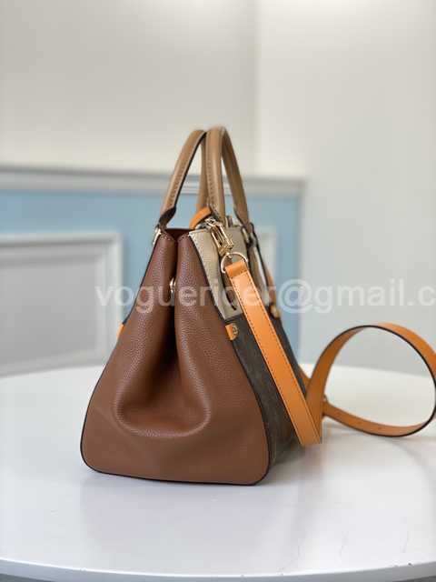 M45376 Fold Tote PM 22 M45376 Fold Tote PM 22