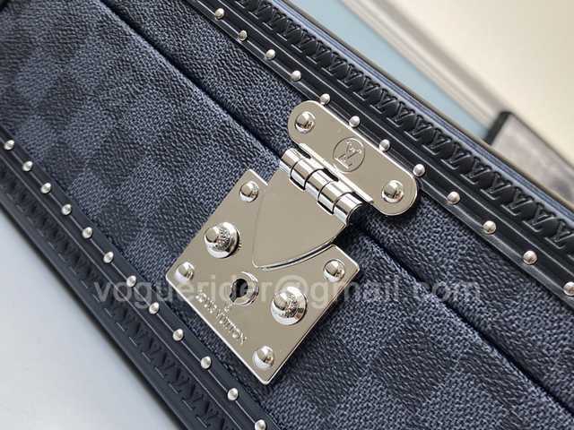 N48194 Coffret 8 Montres 34 N48194 Coffret 8 Montres 34