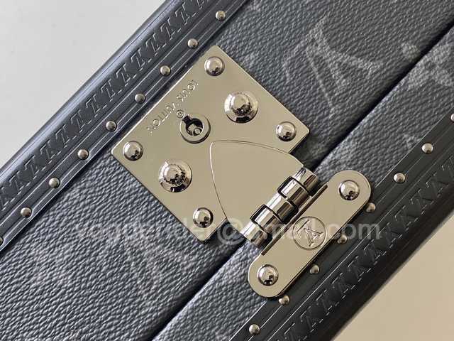 M20039 Coffret 8 Montres 34 M20039 Coffret 8 Montres 34