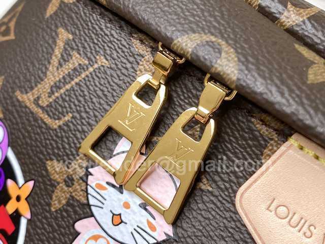 M43644 Bumbag 37 M43644 Bumbag 37