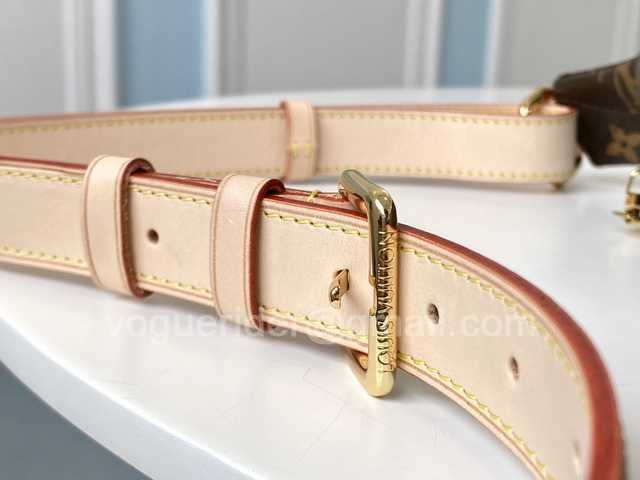 M43644 Bumbag 37 M43644 Bumbag 37
