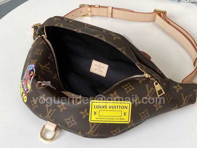 M43644 Bumbag 37 M43644 Bumbag 37