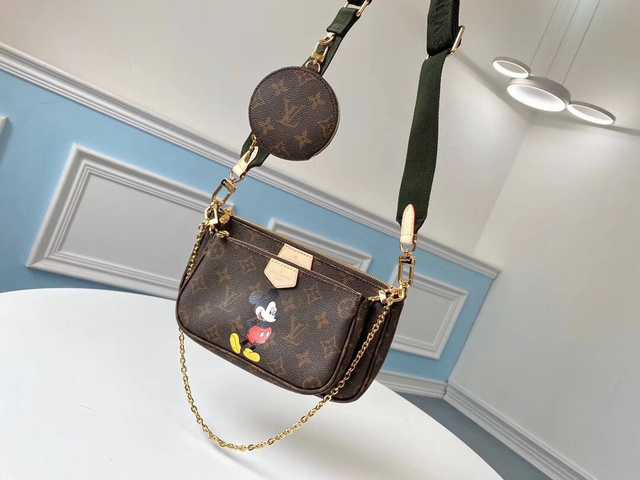 M44813 Multi Pochette Accessories 24