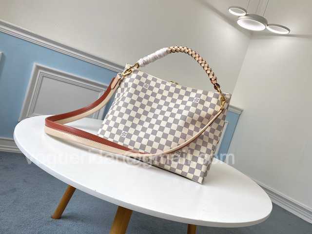 N40345 Beaubourg Hobo MM 32 N40345 Beaubourg Hobo MM 32