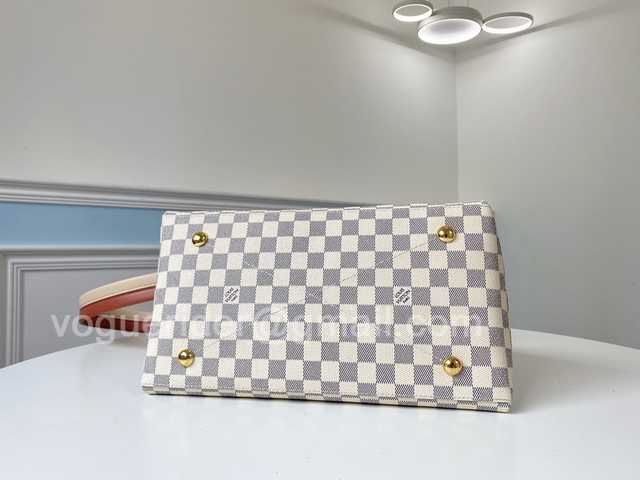 N40345 Beaubourg Hobo MM 32 N40345 Beaubourg Hobo MM 32