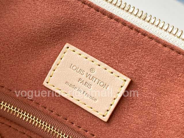N40345 Beaubourg Hobo MM 32 N40345 Beaubourg Hobo MM 32