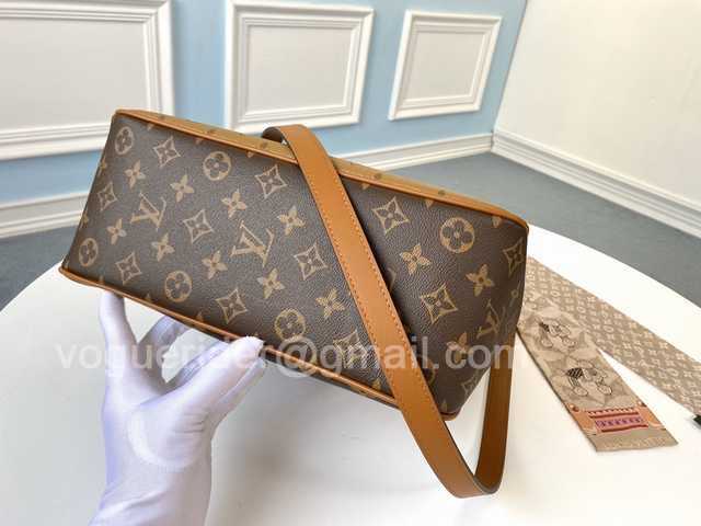 M44395 Dauphine 27 M44395 Dauphine 27