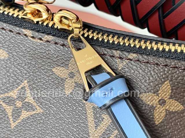 M55090 Beaubourg Hobo mini 25 M55090 Beaubourg Hobo mini 25