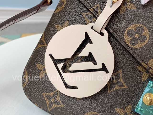 M44668 Pochette Metis 25 M44668 Pochette Metis 25