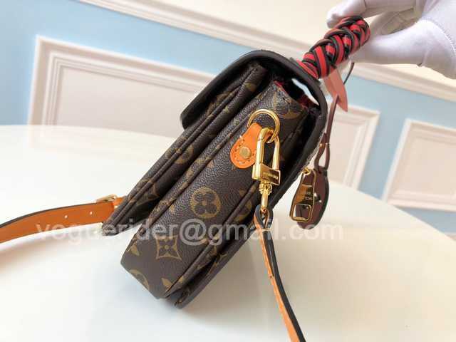M43984 Pochette Metis 25 M43984 Pochette Metis 25
