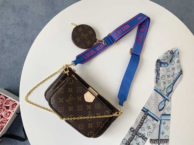 M44823 Multi Pochette Accessories 25