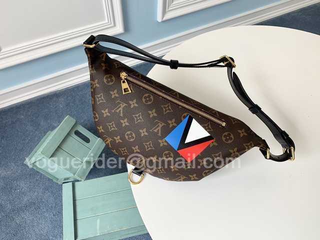 M43644 Bumbag 37 M43644 Bumbag 37