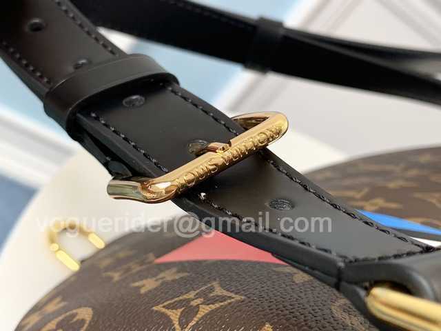 M43644 Bumbag 37 M43644 Bumbag 37