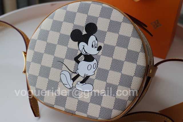 M52294 Boite Chapeau 18 M52294 Boite Chapeau 18