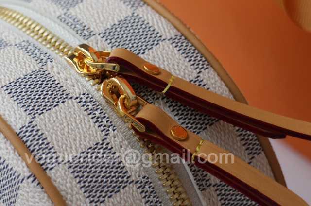 M52294 Boite Chapeau 18 M52294 Boite Chapeau 18