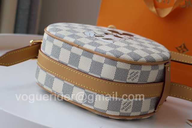 M52294 Boite Chapeau 18 M52294 Boite Chapeau 18