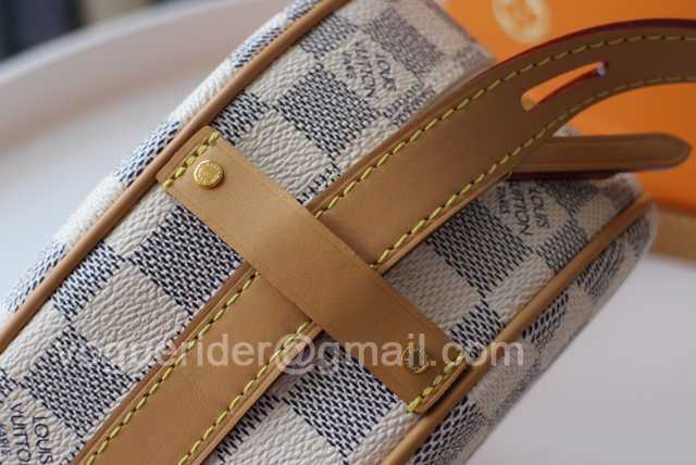 M52294 Boite Chapeau 18 M52294 Boite Chapeau 18