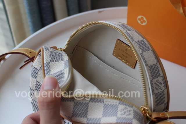 M52294 Boite Chapeau 18 M52294 Boite Chapeau 18