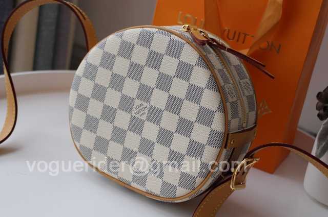 M52294 Boite Chapeau 18 M52294 Boite Chapeau 18
