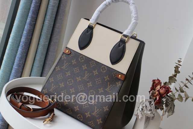 M45409 Fold Tote MM 28 M45409 Fold Tote MM 28