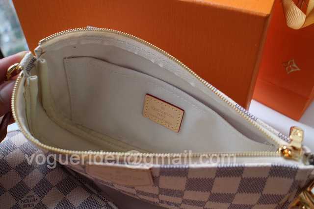M44813 Multi Pochette Accessories 24 M44813 Multi Pochette Accessories 24