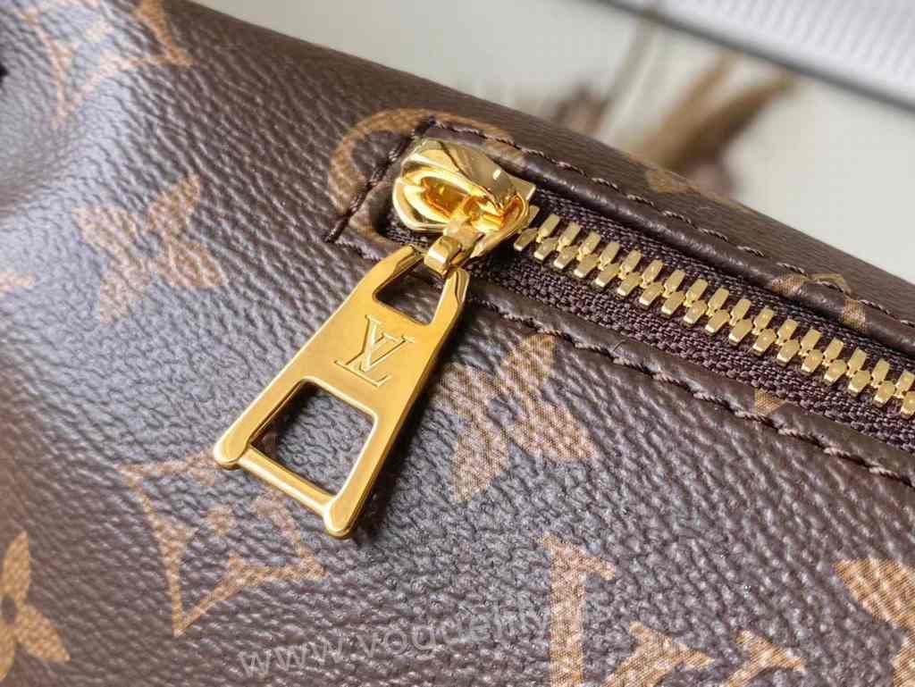M46784 High Rise Waist Bag 38 M46784 High Rise Waist Bag 38