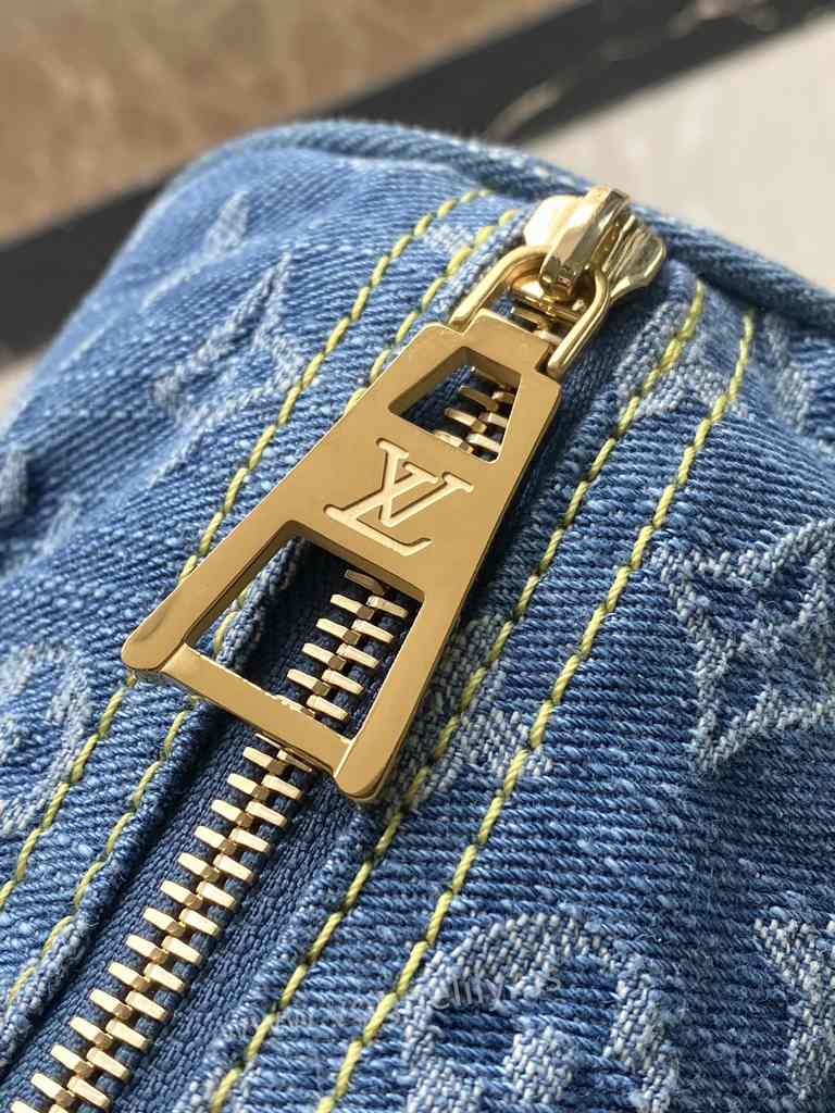 M46830 Papillon 28 M46830 Papillon 28