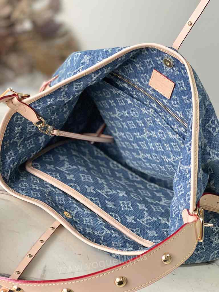 M46855 CarryAll MM 39 M46855 CarryAll MM 39