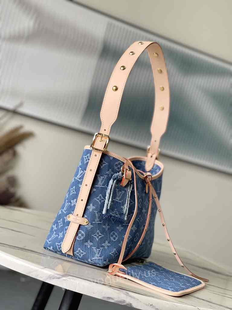 M46854 CarryAll PM 29 M46854 CarryAll PM 29