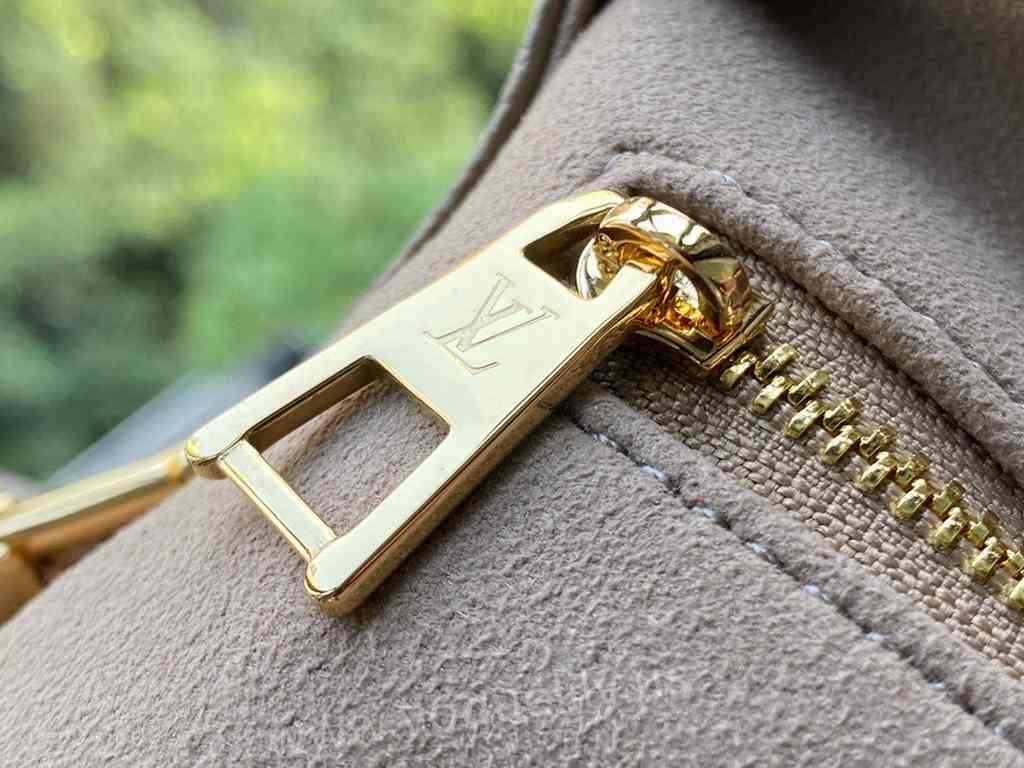 M45779 Onthego Strap 25