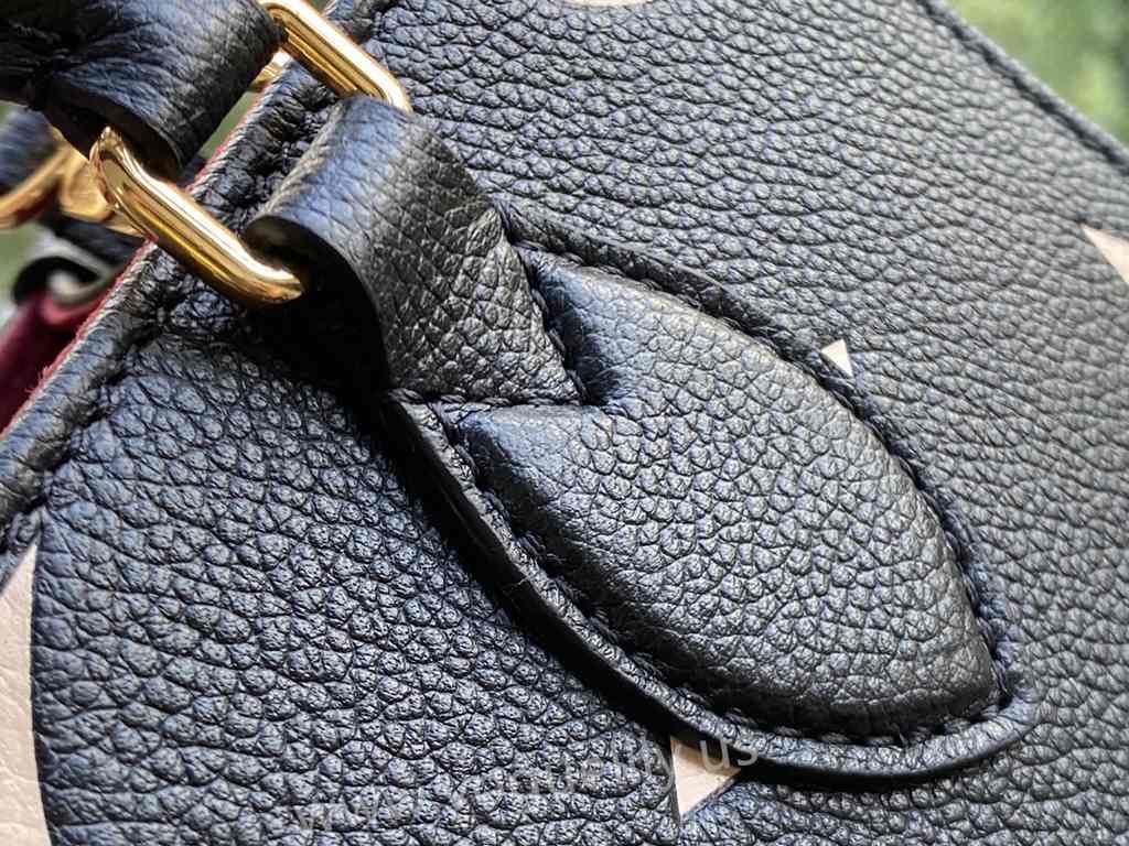 M45659 Onthego Strap 25 M45659 Onthego Strap 25