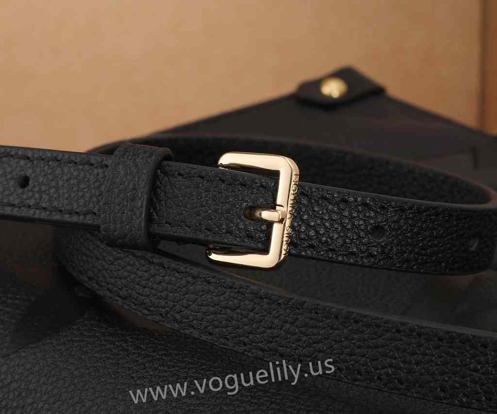M45653 Onthego Strap 25 M45653 Onthego Strap 25