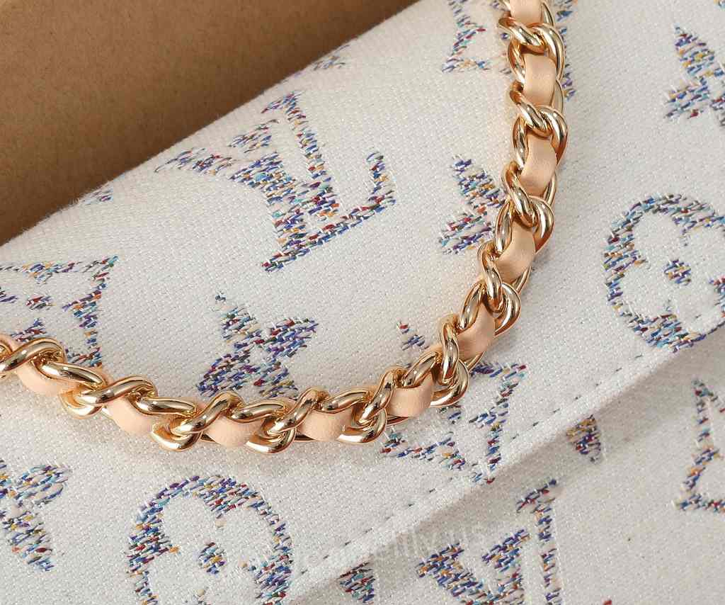 M83499 Wallet on Chain Ivy 23 M83499 Wallet on Chain Ivy 23