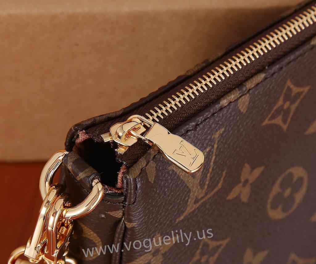 M82766 Pochette Accessoires 23 M82766 Pochette Accessoires 23