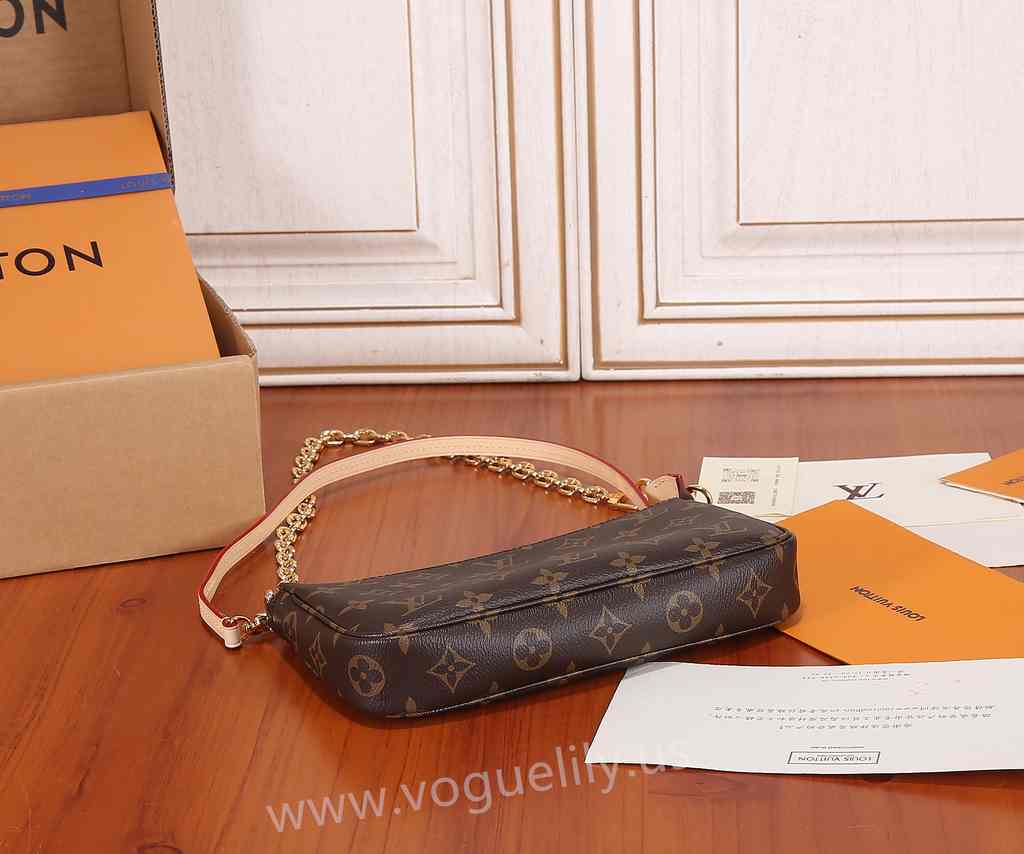 M82766 Pochette Accessoires 23 M82766 Pochette Accessoires 23