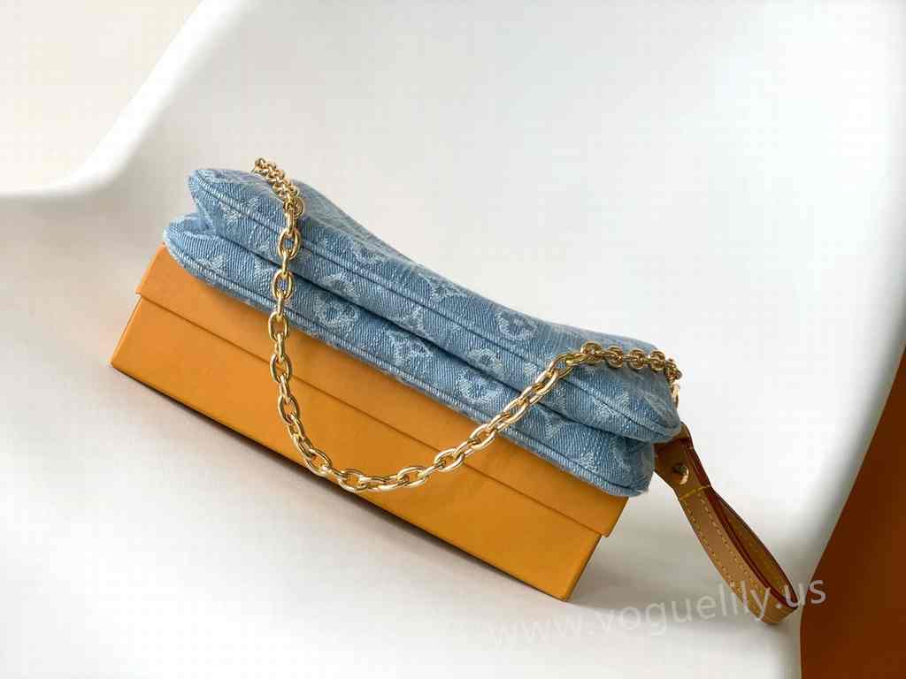M83532 Liv Pochette 24 M83532 Liv Pochette 24