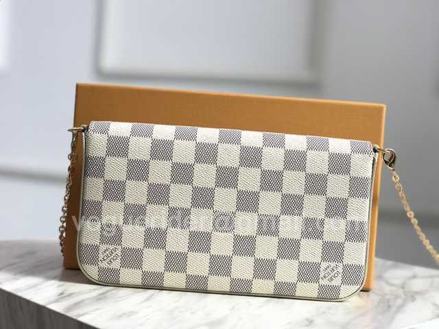 N63106 Pochette Felicie 21 N63106 Pochette Felicie 21