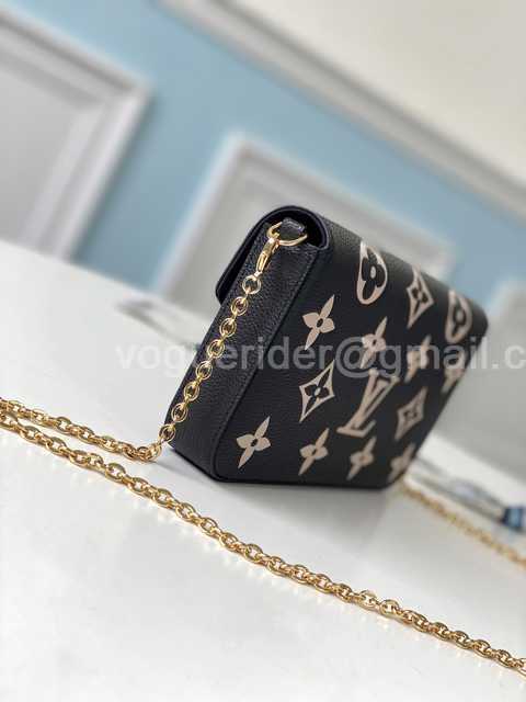 M69977 Pochette Felicie 21 M69977 Pochette Felicie 21