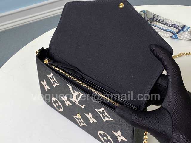 M69977 Pochette Felicie 21 M69977 Pochette Felicie 21