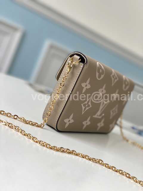 M69977 Pochette Felicie 21 M69977 Pochette Felicie 21