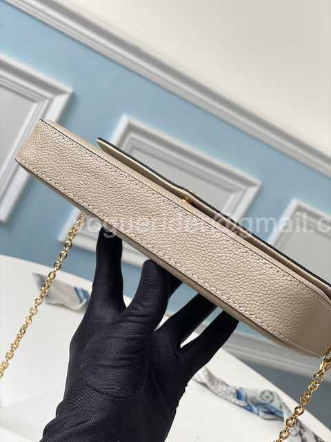 M69977 Pochette Felicie 21 M69977 Pochette Felicie 21