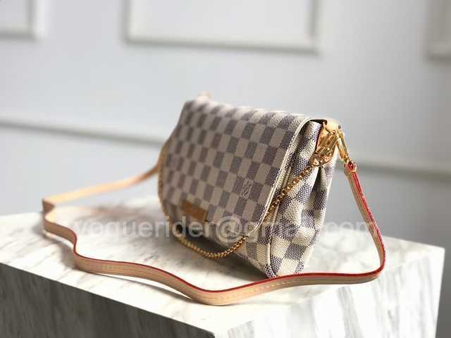 N41275 Pochette Favorite 28 N41275 Pochette Favorite 28